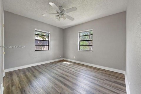 Casa en alquiler en Oakland Park, Florida, 2 dormitorios, 79.52 m2 № 2051025 - foto 7