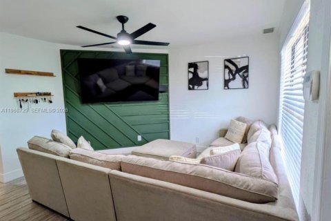 Casa en alquiler en Oakland Park, Florida, 2 dormitorios, 79.52 m2 № 2051025 - foto 3