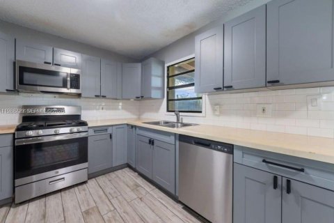 Casa en alquiler en Oakland Park, Florida, 2 dormitorios, 79.52 m2 № 2051025 - foto 6