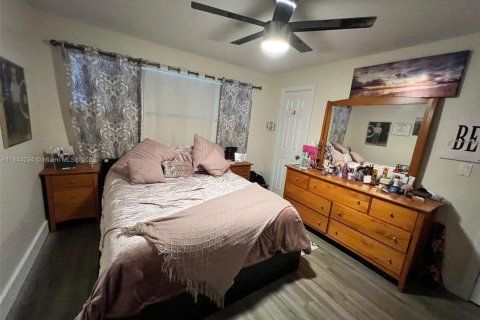 Townhouse in Miami, Florida 3 bedrooms, 115.2 sq.m. № 1839428 - photo 25
