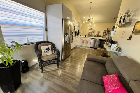Townhouse in Miami, Florida 3 bedrooms, 115.2 sq.m. № 1839428 - photo 15