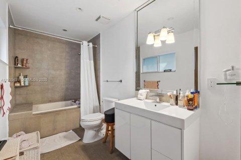 Casa en alquiler en Bay Harbor Islands, Florida, 4 dormitorios, 232.26 m2 № 1991406 - foto 12