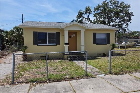 House in Saint Petersburg, Florida 3 bedrooms, 89 sq.m. № 1666821 - photo 1