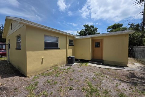 House in Saint Petersburg, Florida 3 bedrooms, 89 sq.m. № 1666821 - photo 17