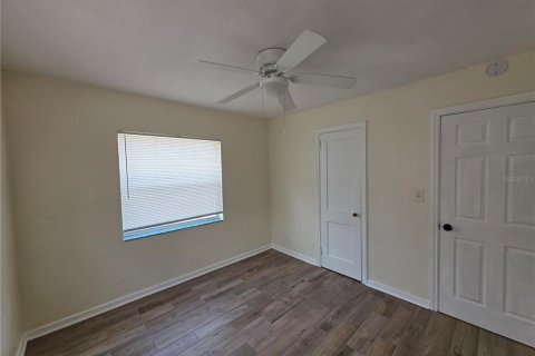 House in Saint Petersburg, Florida 3 bedrooms, 89 sq.m. № 1666821 - photo 14