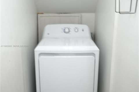 Touwnhouse à vendre à Davie, Floride: 3 chambres, 134.71 m2 № 1961019 - photo 13