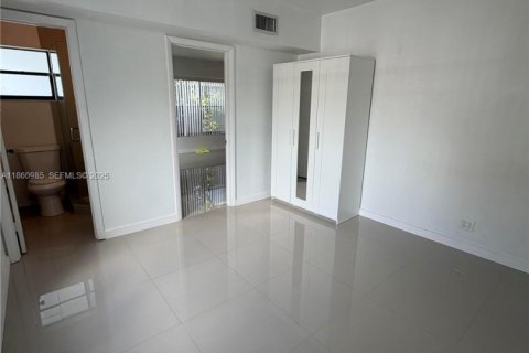 Touwnhouse à vendre à Davie, Floride: 3 chambres, 134.71 m2 № 1961019 - photo 10