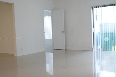 Touwnhouse à vendre à Davie, Floride: 3 chambres, 134.71 m2 № 1961019 - photo 7