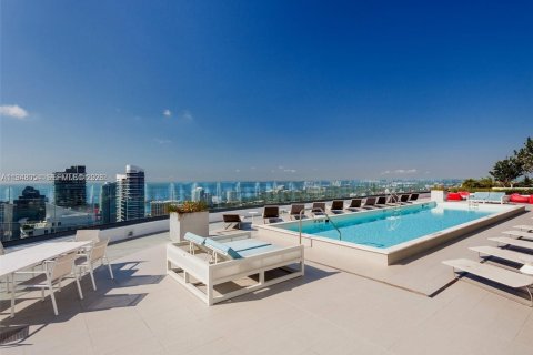 Condominio en alquiler en Miami, Florida, 3 dormitorios, 119.84 m2 № 2010327 - foto 25