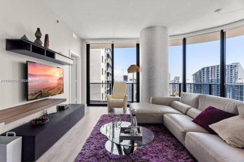 Condominio en alquiler en Miami, Florida, 3 dormitorios, 119.84 m2 № 2010327 - foto 3