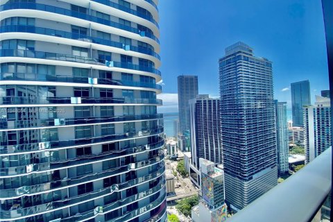 Condominio en alquiler en Miami, Florida, 3 dormitorios, 119.84 m2 № 2010327 - foto 10