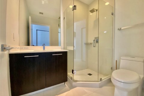 Condominio en alquiler en Miami, Florida, 3 dormitorios, 119.84 m2 № 2010327 - foto 18