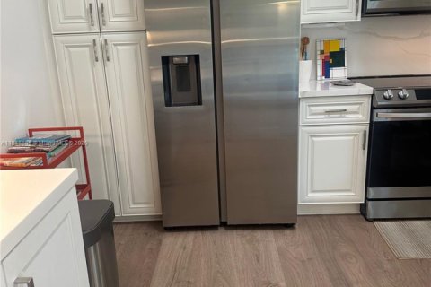 Condo in Plantation, Florida, 3 bedrooms  № 1847764 - photo 27