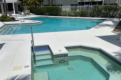 Condo in Plantation, Florida, 3 bedrooms  № 1847764 - photo 8