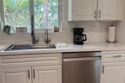 Condo in Plantation, Florida, 3 bedrooms  № 1847764 - photo 26