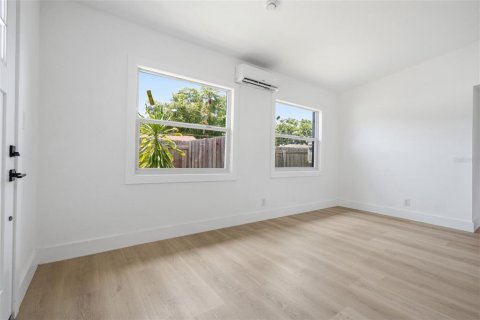 Casa en alquiler en Saint Petersburg, Florida, 2 dormitorios, 67.45 m2 № 2094703 - foto 17
