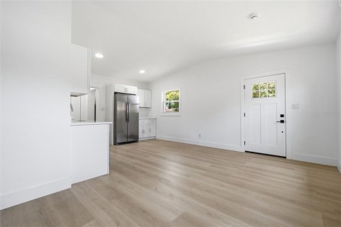 Casa en alquiler en Saint Petersburg, Florida, 2 dormitorios, 67.45 m2 № 2094703 - foto 6