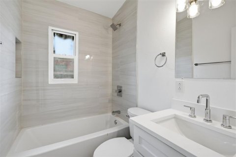 Casa en alquiler en Saint Petersburg, Florida, 2 dormitorios, 67.45 m2 № 2094703 - foto 12