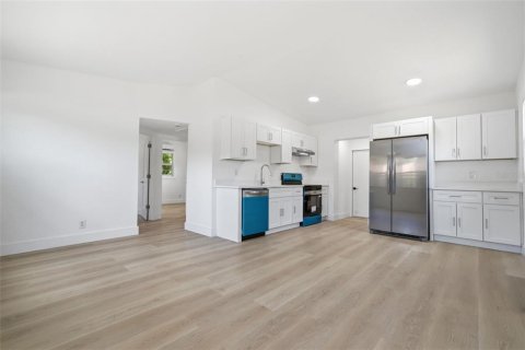 Casa en alquiler en Saint Petersburg, Florida, 2 dormitorios, 67.45 m2 № 2094703 - foto 5