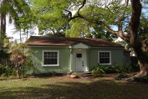 Casa en venta en Fort Lauderdale, Florida, 2 dormitorios, 99.13 m2 № 1976623 - foto 1