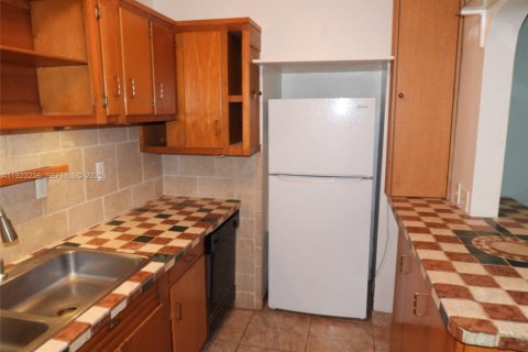 Casa en venta en Fort Lauderdale, Florida, 2 dormitorios, 99.13 m2 № 1976623 - foto 8