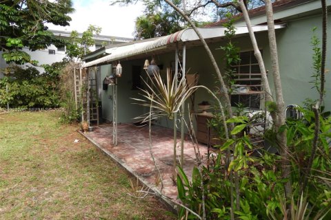 Casa en venta en Fort Lauderdale, Florida, 2 dormitorios, 99.13 m2 № 1976623 - foto 20