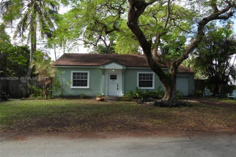 Casa en venta en Fort Lauderdale, Florida, 2 dormitorios, 99.13 m2 № 1976623 - foto 2
