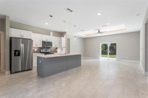 Casa en alquiler en North Port, Florida, 4 dormitorios, 159.51 m2 № 1884830 - foto 10