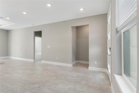 Casa en alquiler en North Port, Florida, 4 dormitorios, 159.51 m2 № 1884830 - foto 9