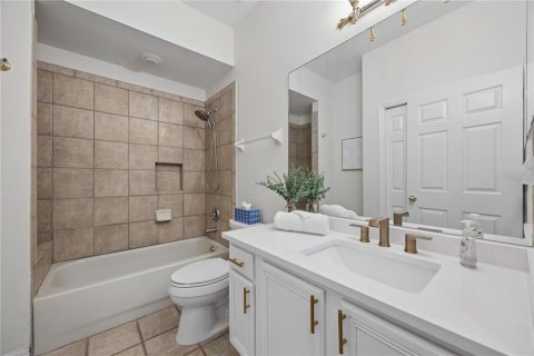 House in Tampa, Florida 4 bedrooms, 253.53 sq.m. № 1719562 - photo 24