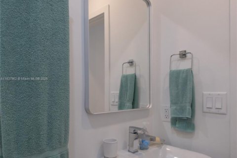 Villa ou maison à vendre à Miami Beach, Floride: 3 chambres, 137.68 m2 № 1888940 - photo 14
