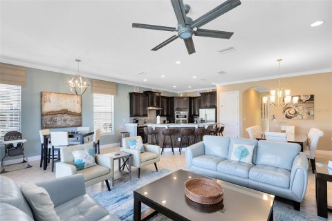 House in Four Corners, Florida 6 bedrooms, 297.57 sq.m. № 1518956 - photo 7
