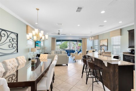 House in Four Corners, Florida 6 bedrooms, 297.57 sq.m. № 1518956 - photo 10