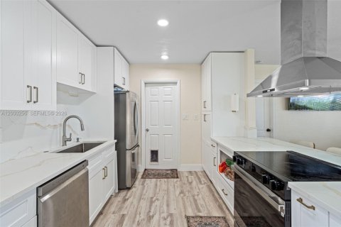 Купить виллу или дом в Санрайз, Флорида 3 спальни, 123.56м2, № 2064744 - фото 13