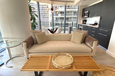 Condo in Miami, Florida, 2 bedrooms  № 2186244 - photo 2