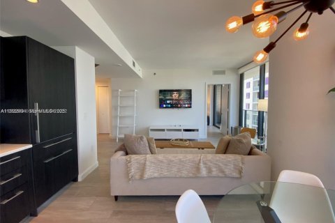 Condo in Miami, Florida, 2 bedrooms  № 2186244 - photo 4