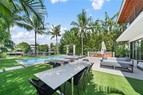 House in Miami Beach, Florida 6 bedrooms, 523.32 sq.m. № 1930450 - photo 6