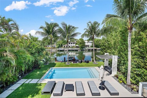 House in Miami Beach, Florida 6 bedrooms, 523.32 sq.m. № 1930450 - photo 24