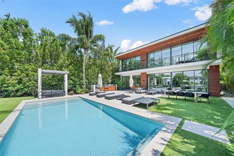 House in Miami Beach, Florida 6 bedrooms, 523.32 sq.m. № 1930450 - photo 7