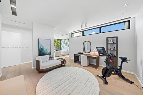 House in Miami Beach, Florida 6 bedrooms, 523.32 sq.m. № 1930450 - photo 30