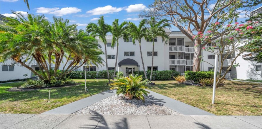 Condo in Key Biscayne, Florida, 1 bedroom  № 1967840