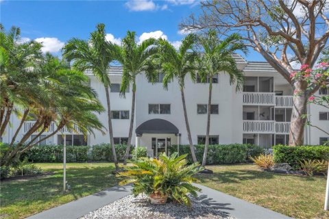 Condo in Key Biscayne, Florida, 1 bedroom  № 1967840 - photo 2