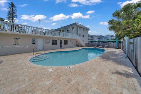 Condo in Key Biscayne, Florida, 1 bedroom  № 1967840 - photo 16