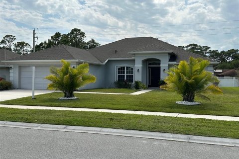 House in Palm Bay, Florida 4 bedrooms, 213.77 sq.m. № 1825071 - photo 1