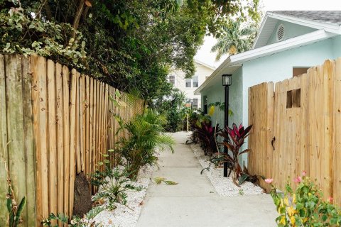 Apartamento en alquiler en Saint Petersburg, Florida, 1 dormitorio, 55.74 m2 № 1870173 - foto 1