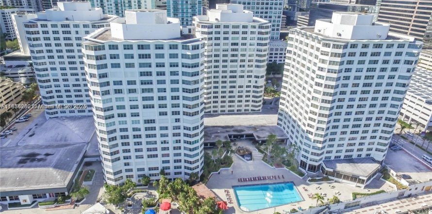 Estudio en el Condominio en Miami, Florida № 1880217