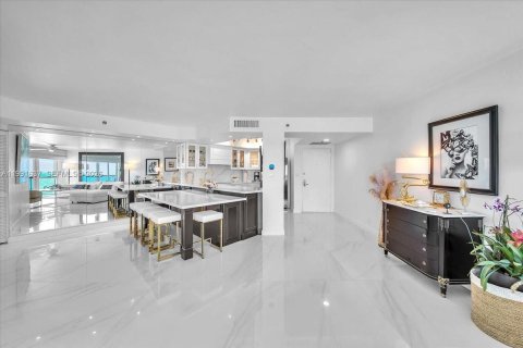 Copropriété à louer à Miami Beach, Floride: 2 chambres, 109.62 m2 № 2255605 - photo 9
