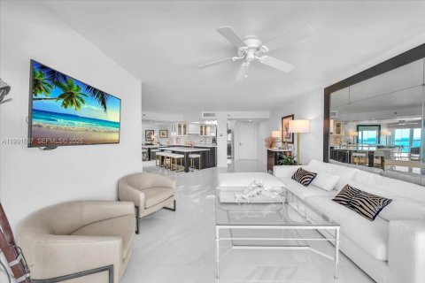 Copropriété à louer à Miami Beach, Floride: 2 chambres, 109.62 m2 № 2255605 - photo 16