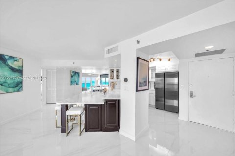 Copropriété à louer à Miami Beach, Floride: 2 chambres, 109.62 m2 № 2255605 - photo 14