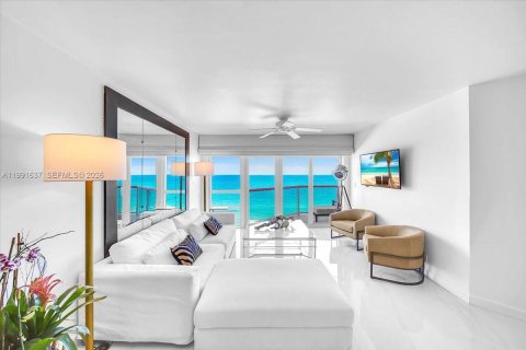 Condo à Miami Beach, Floride, 2 chambres  № 2255605